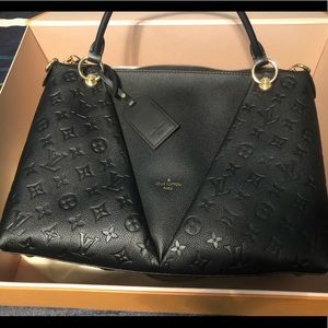 Louis Vuitton V tote